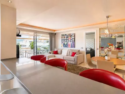 Middle Floor Apartment in Benahavís