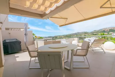 Middle Floor Apartment in Benahavís