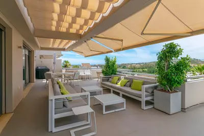 Middle Floor Apartment in Benahavís