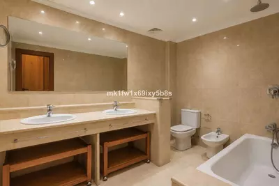 Middle Floor Apartment in Marbella