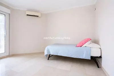 Middle Floor Apartment in Marbella