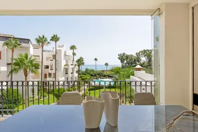 Middle Floor Apartment in Estepona