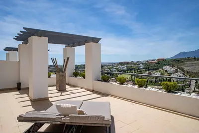 Middle Floor Apartment in Benahavís