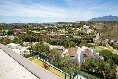 Middle Floor Apartment in Benahavís