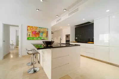 Middle Floor Apartment in Benahavís