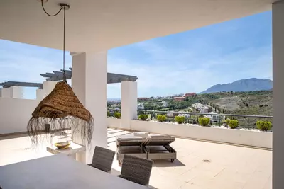 Middle Floor Apartment in Benahavís
