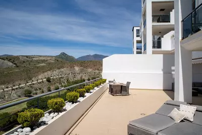 Middle Floor Apartment in Benahavís