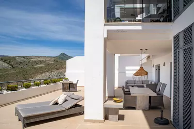 Middle Floor Apartment in Benahavís
