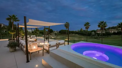 Detached Villa in Nueva Andalucía