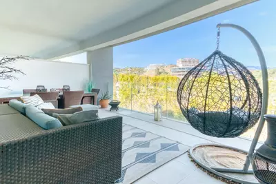 Middle Floor Apartment in Estepona