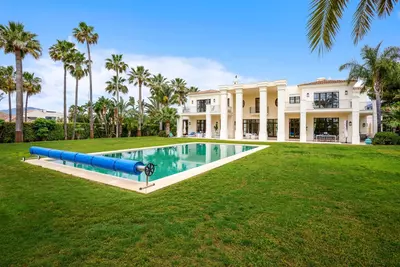Detached Villa in Guadalmina Baja