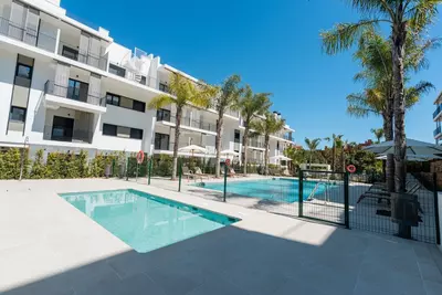 Middle Floor Apartment in Estepona