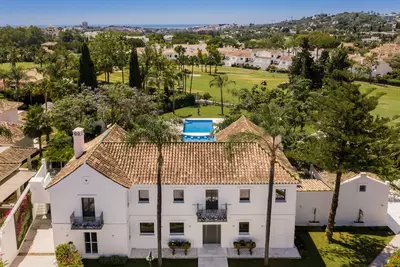 Detached Villa in Nueva Andalucía