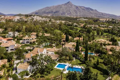 Detached Villa in Nueva Andalucía