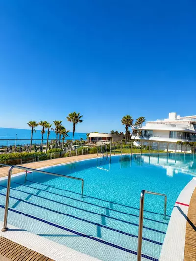 Middle Floor Apartment in Estepona