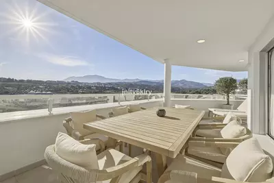 Middle Floor Apartment in Cancelada
