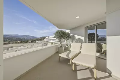 Middle Floor Apartment in Cancelada