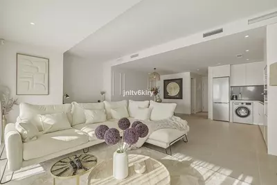 Middle Floor Apartment in Cancelada