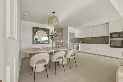 Middle Floor Apartment in Cancelada