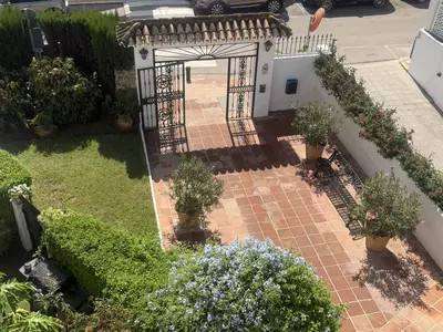 Top Floor Apartment in El Paraiso