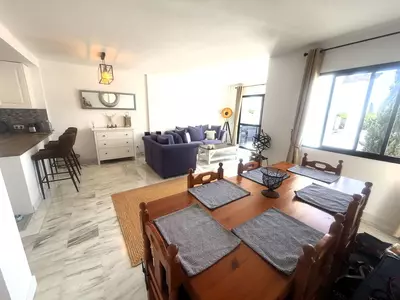 Top Floor Apartment in El Paraiso