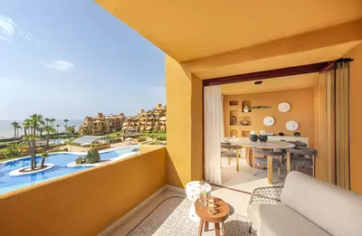 Middle Floor Apartment in Estepona