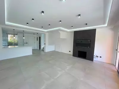 Townhouse in El Paraiso