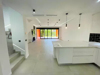 Townhouse in El Paraiso