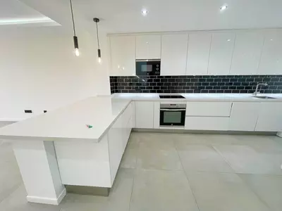 Townhouse in El Paraiso