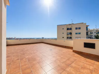 Middle Floor Apartment in Estepona