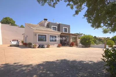 Detached Villa in Estepona