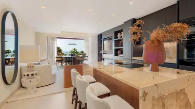Middle Floor Apartment in Estepona