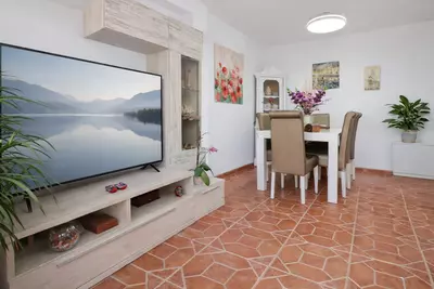 Middle Floor Apartment in Estepona