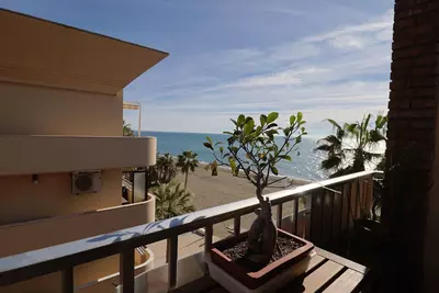 Middle Floor Apartment in Estepona