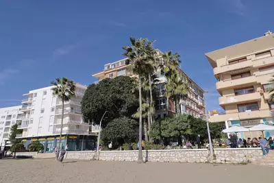 Middle Floor Apartment in Estepona