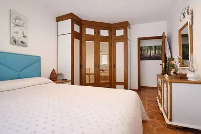Middle Floor Apartment in Estepona