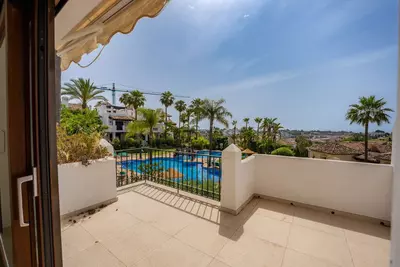 Townhouse in El Paraiso