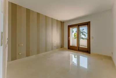 Townhouse in El Paraiso