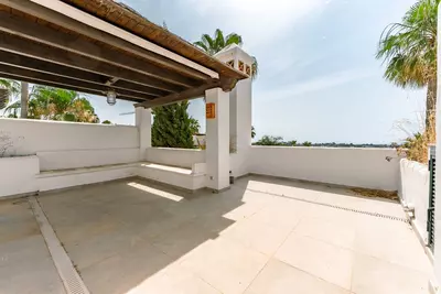 Townhouse in El Paraiso