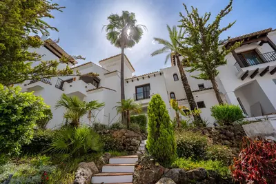 Townhouse in El Paraiso
