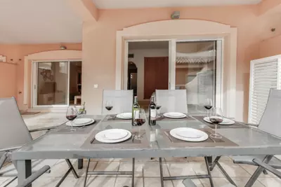 Ground Floor Apartment in Nueva Andalucía