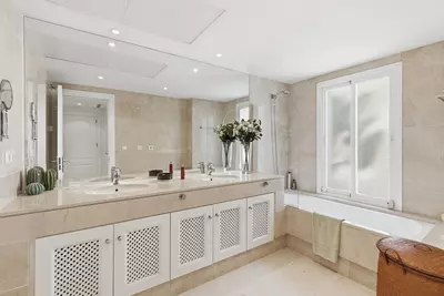 Ground Floor Apartment in Nueva Andalucía