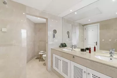 Ground Floor Apartment in Nueva Andalucía