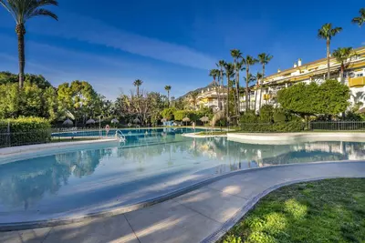 Middle Floor Apartment in Marbella