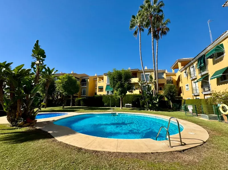 Middle Floor Apartment in Guadalmina Baja