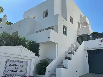 Middle Floor Apartment in Nueva Andalucía