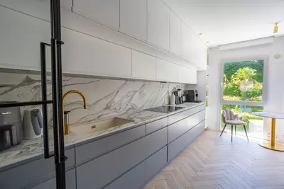Middle Floor Apartment in Nueva Andalucía