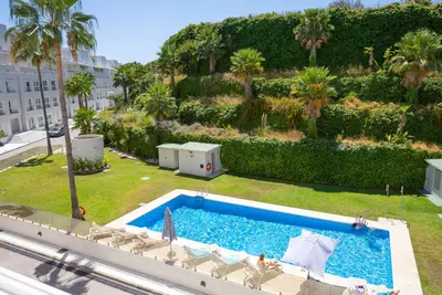 Middle Floor Apartment in Nueva Andalucía