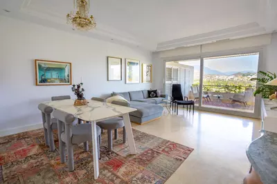 Middle Floor Apartment in Nueva Andalucía