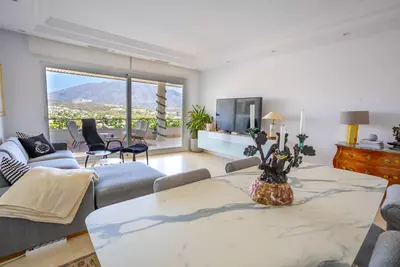 Middle Floor Apartment in Nueva Andalucía